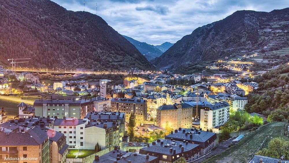 Andorra di Tengah-Tengah Batas Prancis dan Spanyol