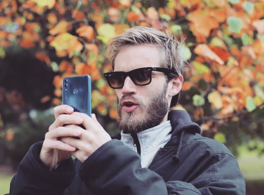 Akun YouTube PewDiePie Telah Mencapai 100 Juta Subscribers!