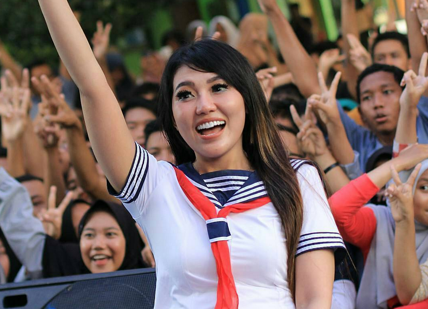 Lika Liku Lagu Sayang Mirip Lagu Jepang Lika Liku Lagu Sayang Mirip Lagu Jepang